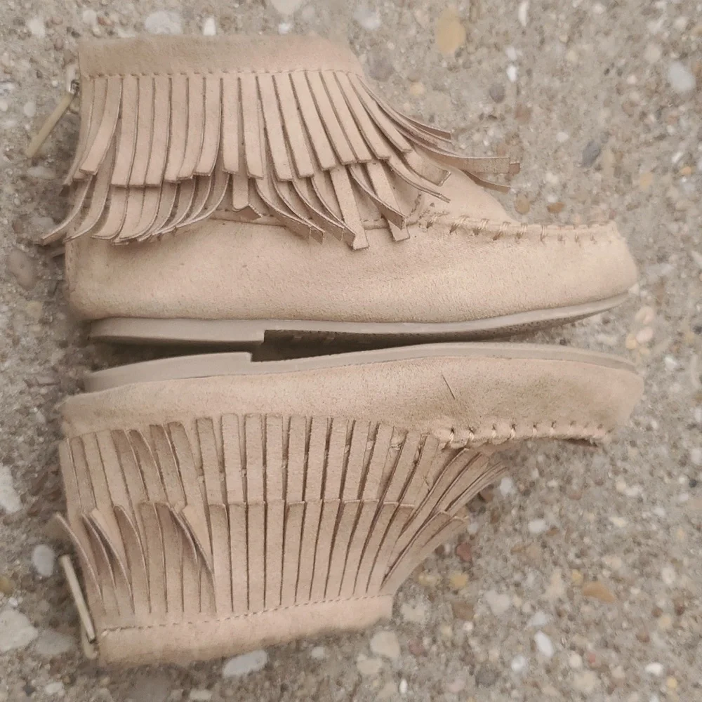 Old Navy Tan Brown Fringe Moccasin Booties Infant Baby 6